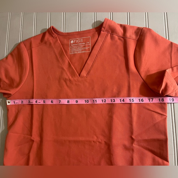 Figs Casma V Neck Three Pocket Scrub Top Womens XS Spiced Cider Tailored Fit - Picture 7 of 8